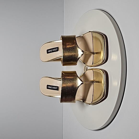 Nine West Gogo Thong Sandals Slides Block Heels Shoes Square Open Toe Gold 6 - Picture 3 of 15